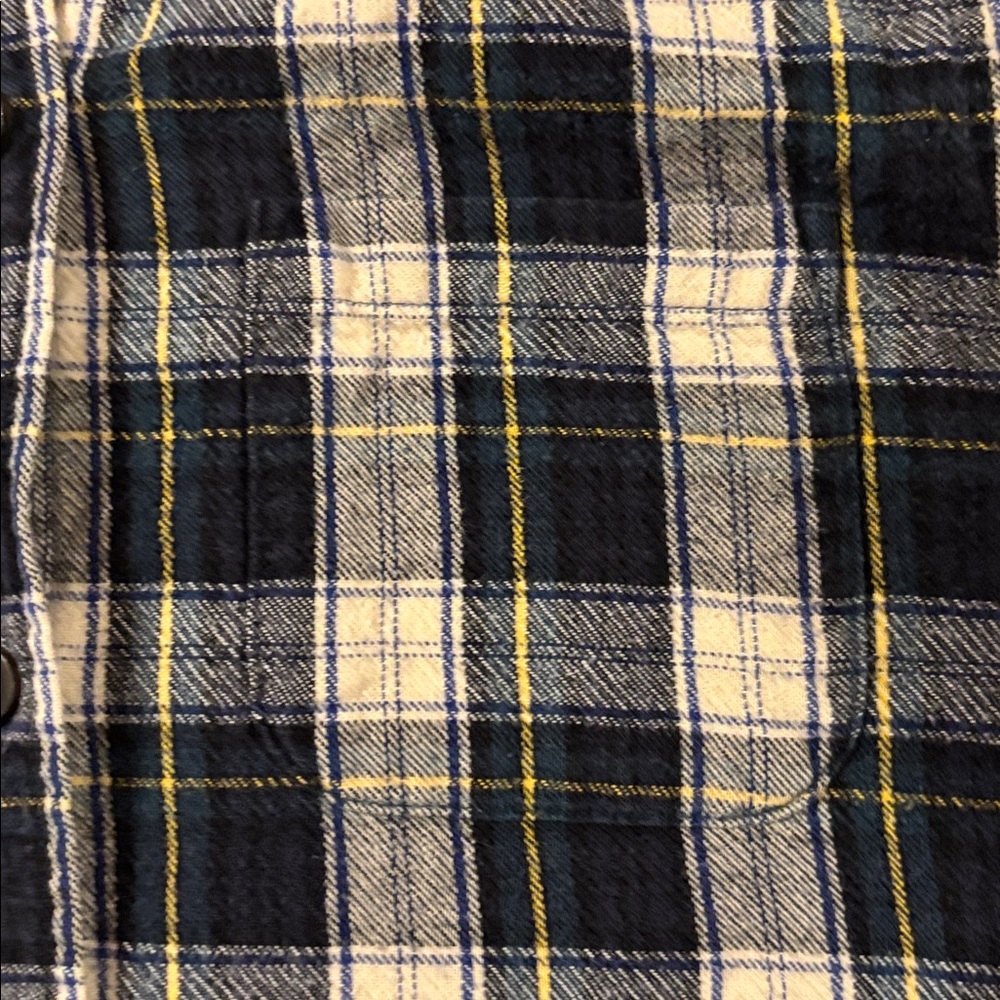 L.L. Bean women’s classic flannel Plaid Shirt - Picture 3 of 6